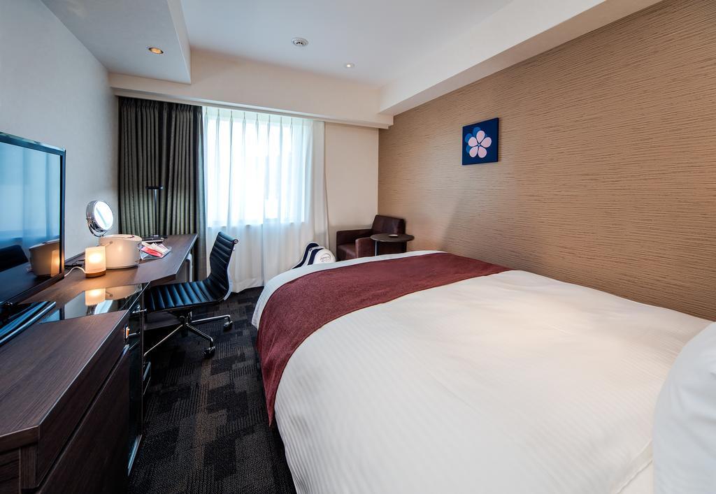 Daiwa Roynet Hotel Tokushima Ekimae Экстерьер фото