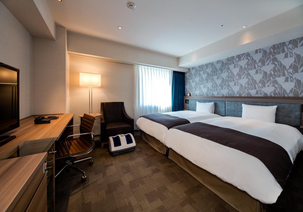 Daiwa Roynet Hotel Tokushima Ekimae Экстерьер фото