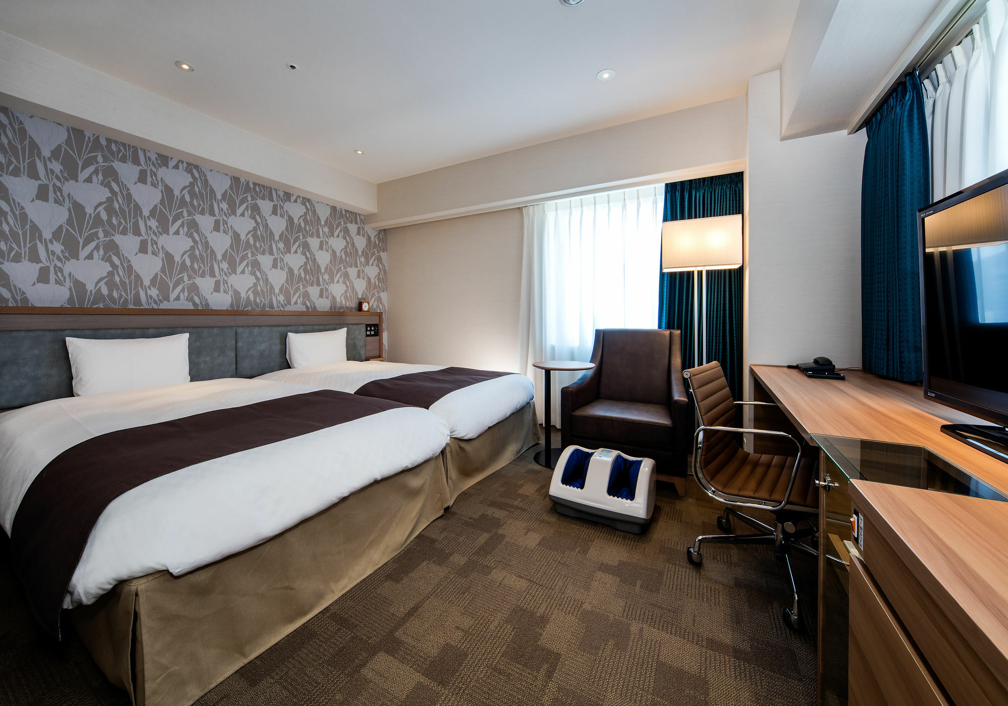 Daiwa Roynet Hotel Tokushima Ekimae Экстерьер фото